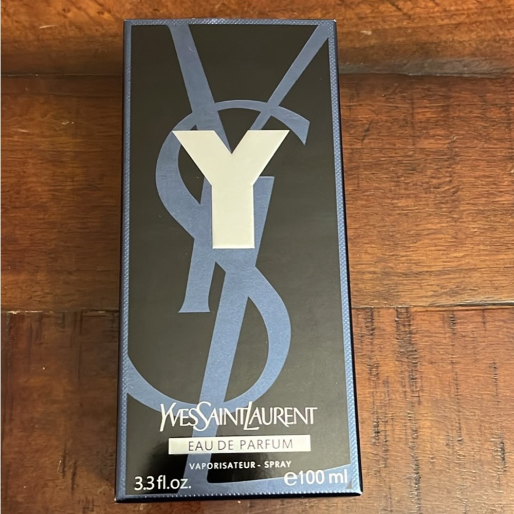Yves Saint Laurent Y Eau de Parfum in Blue and Silver
